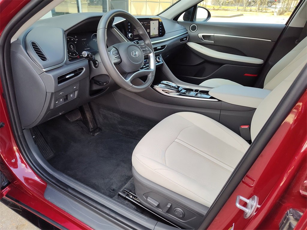 Used 2023 Hyundai Sonata SEL w/ Convenience Package image 2