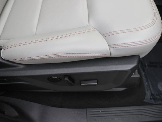 Used 2025 Ford Expedition Active image 10