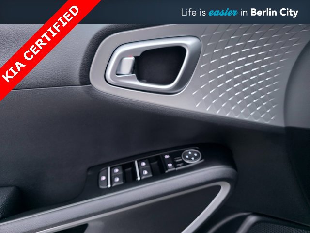 Used 2020 Kia Soul LX image 24