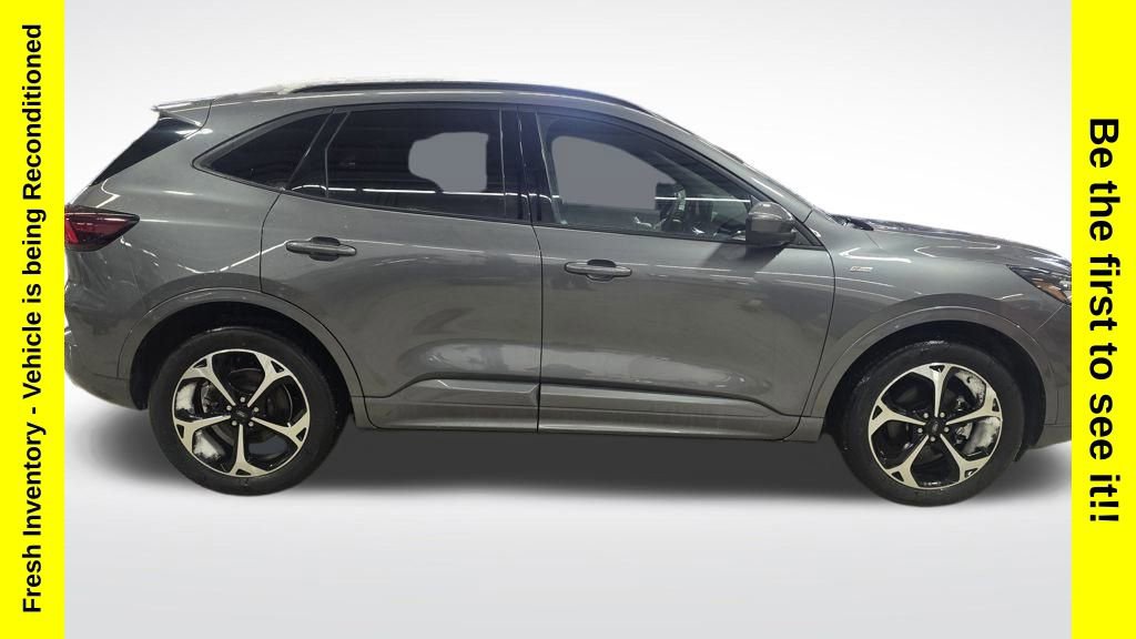 Used 2023 Ford Escape ST-Line Select w/ Tech Pack #2 image 6