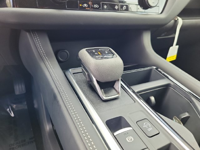Used 2025 Nissan Pathfinder Platinum w/ Cargo Package FWD image 33