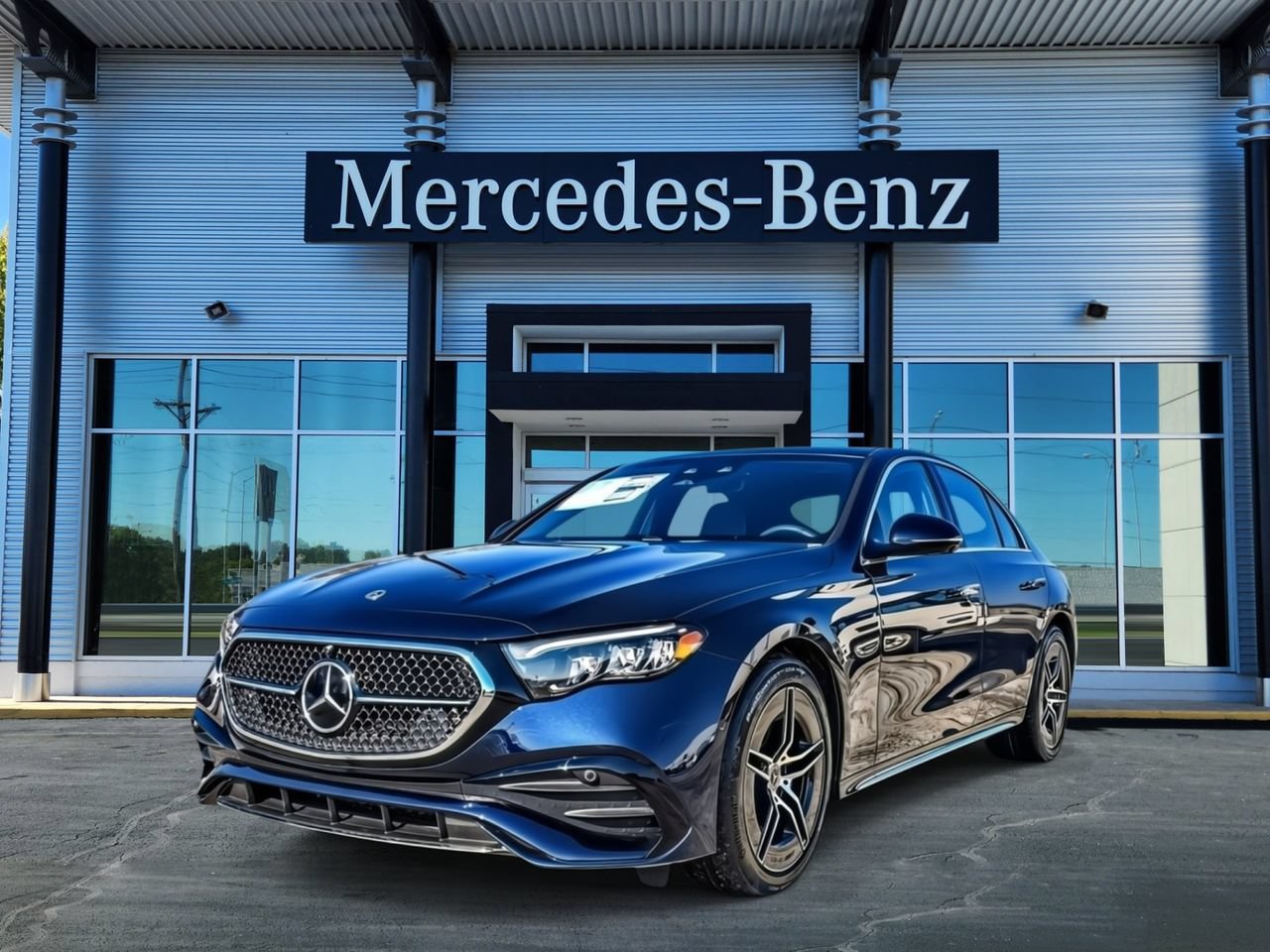 New 2026 Mercedes-Benz E 350 4MATIC Sedan image 3