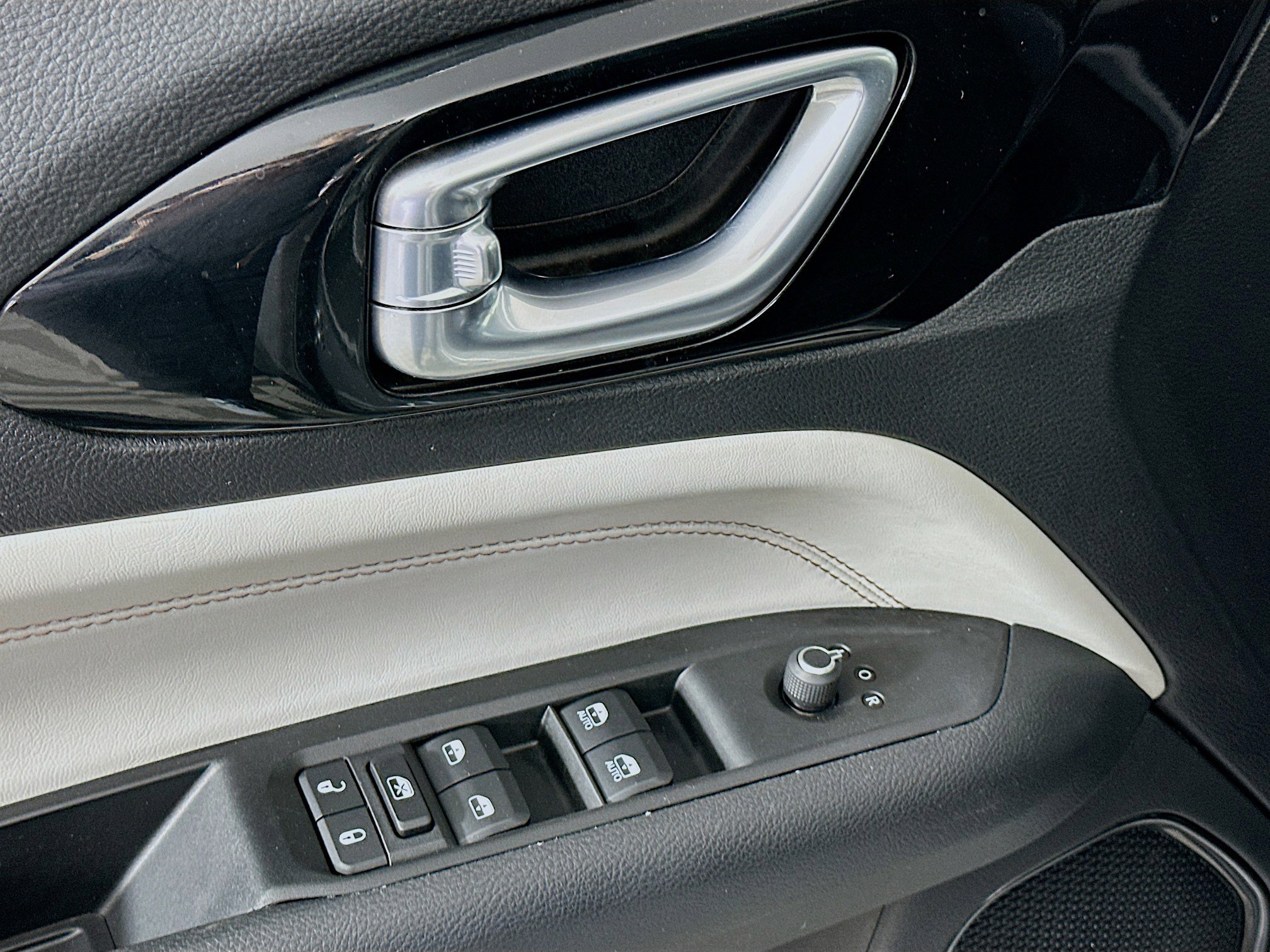 Used 2022 Jeep Compass Limited image 15