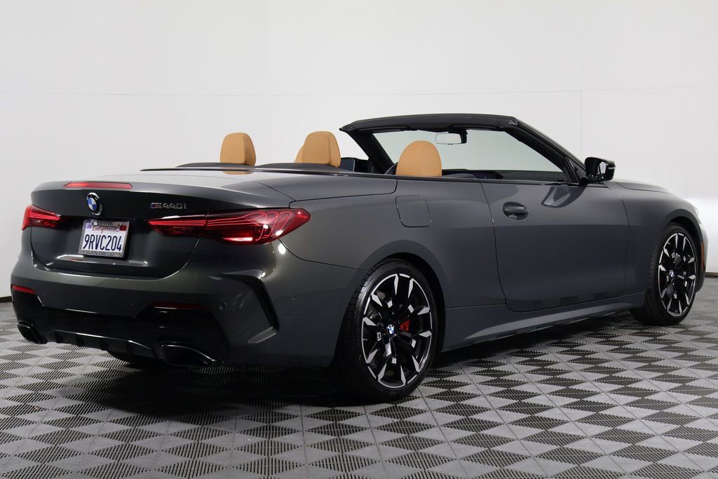 Used 2025 BMW M440i Convertible w/ Premium Package image 5