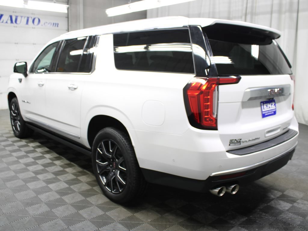 Used 2024 GMC Yukon XL Denali w/ Denali Reserve Package AWD/4WD image 7
