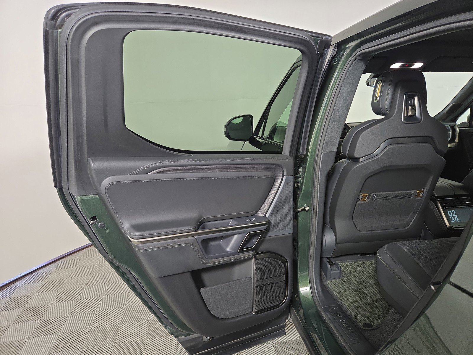 Used 2023 Rivian R1T Adventure image 17