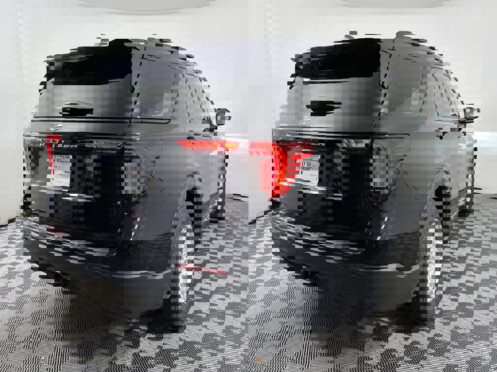 Used 2025 Ford Explorer Active image 11