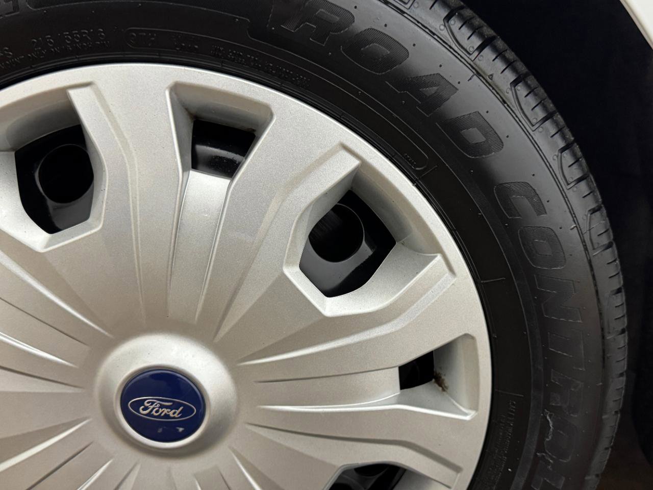 Used 2020 Ford Transit Connect XLT image 45