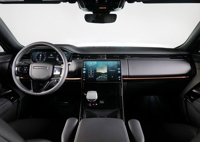 Used 2025 Land Rover Range Rover Sport Dynamic SE image 4