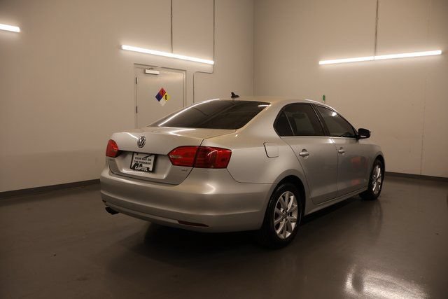 Used 2014 Volkswagen Jetta SE FWD image 2