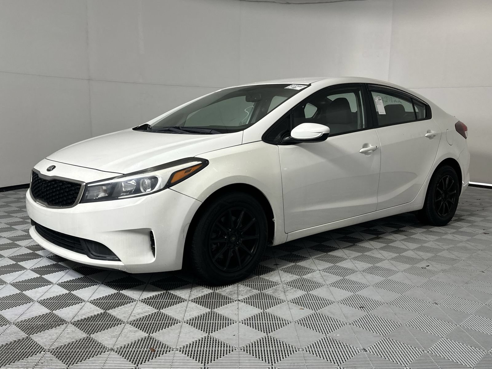 Used 2017 Kia Forte LX FWD image 4