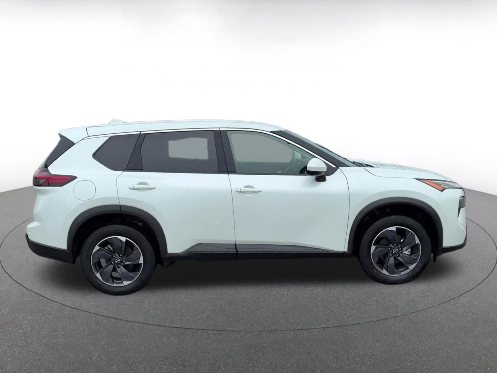 Used 2025 Nissan Rogue SV FWD image 13