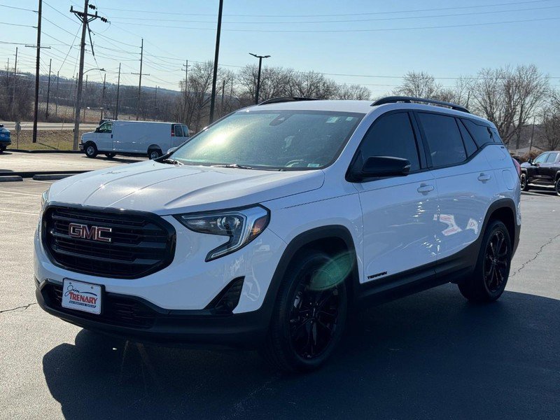 Used 2021 GMC Terrain SLT w/ Elevation Edition image 8