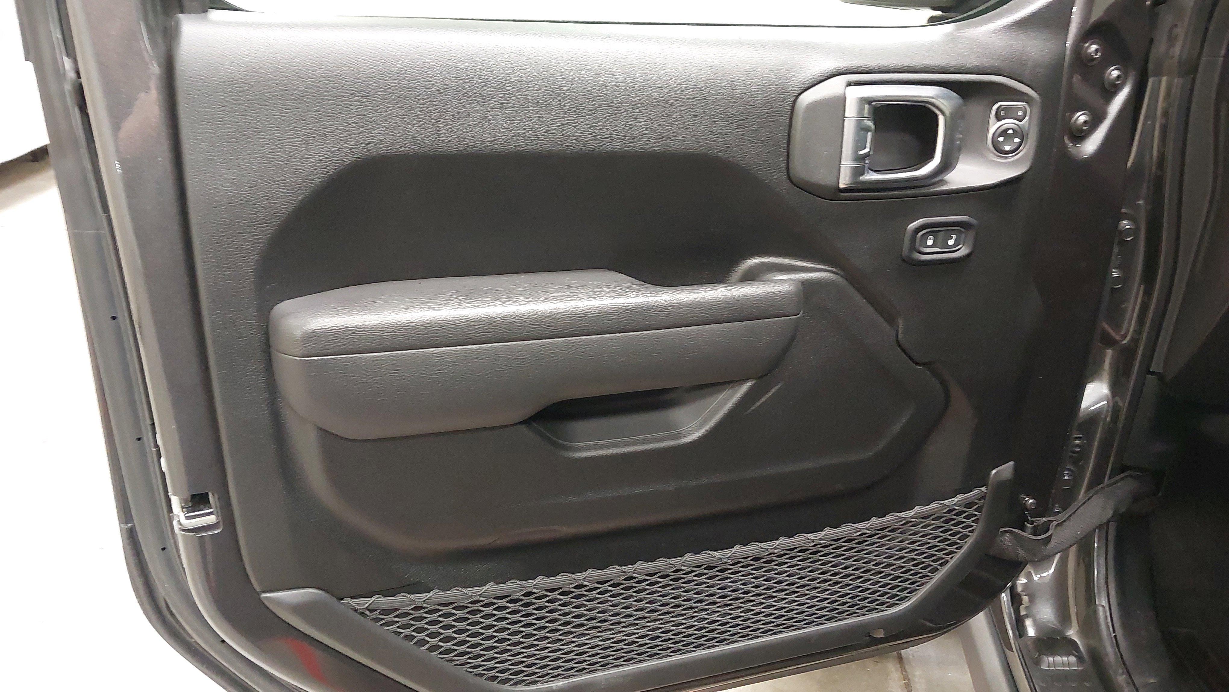 Used 2022 Jeep Wrangler Rubicon w/ Steel Bumper Group image 24