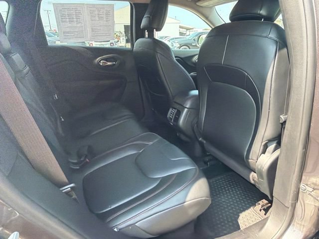 Used 2014 Jeep Cherokee Trailhawk w/ Leather Interior Group AWD/4WD image 11
