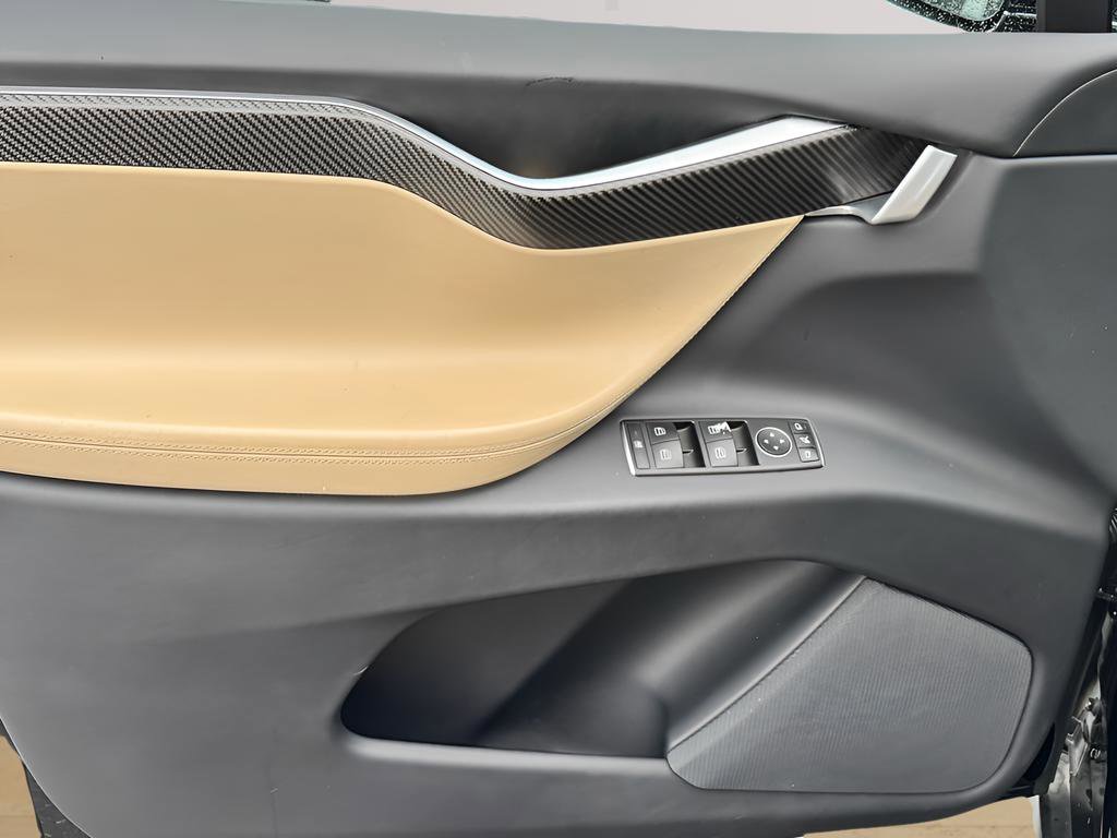 Used 2017 Tesla Model X 75D image 26