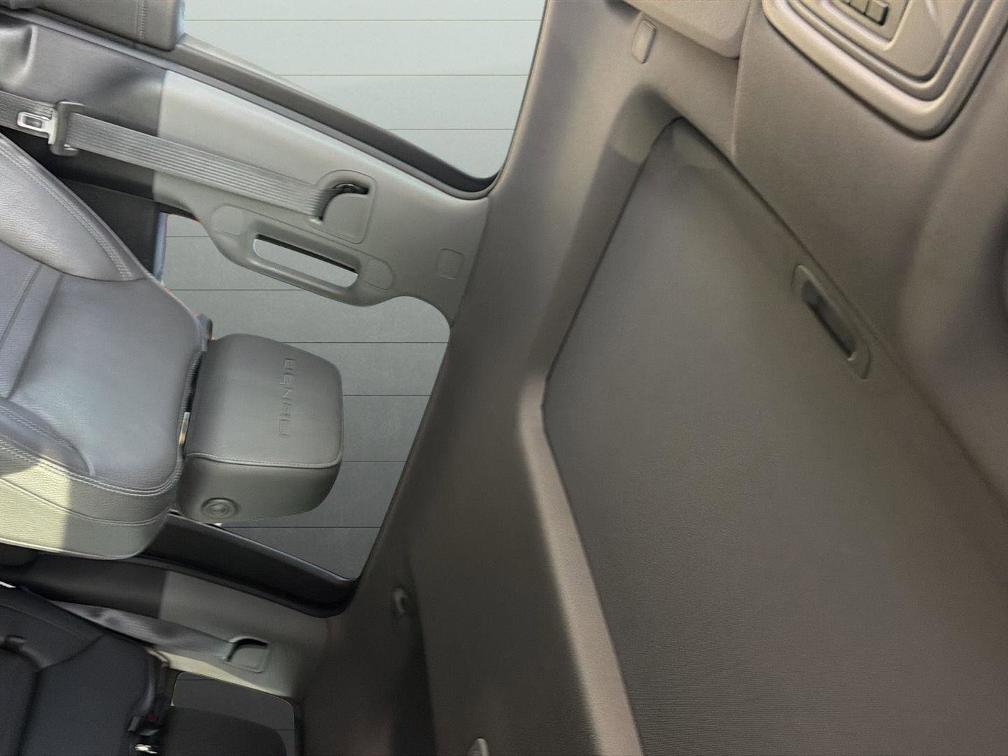 Used 2022 GMC Sierra 2500 Denali w/ Denali Black Diamond Edition image 23