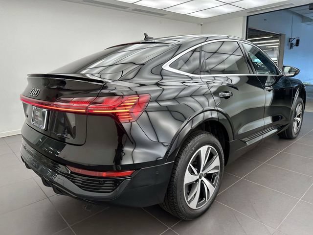 Certified 2024 Audi Q8 e-tron Premium Plus w/ Premium Plus Package AWD/4WD image 4