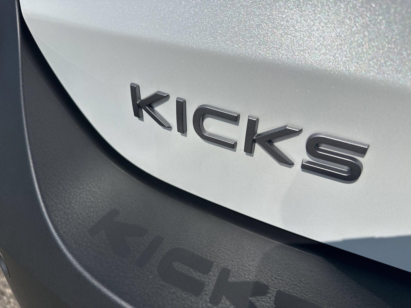 Used 2026 Nissan Kicks SR w/ Cold Weather Package AWD/4WD image 8