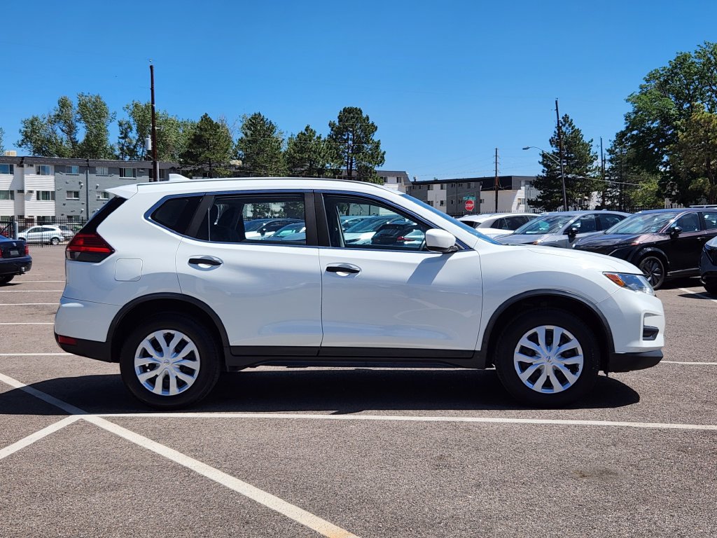 Used 2017 Nissan Rogue S AWD/4WD image 4