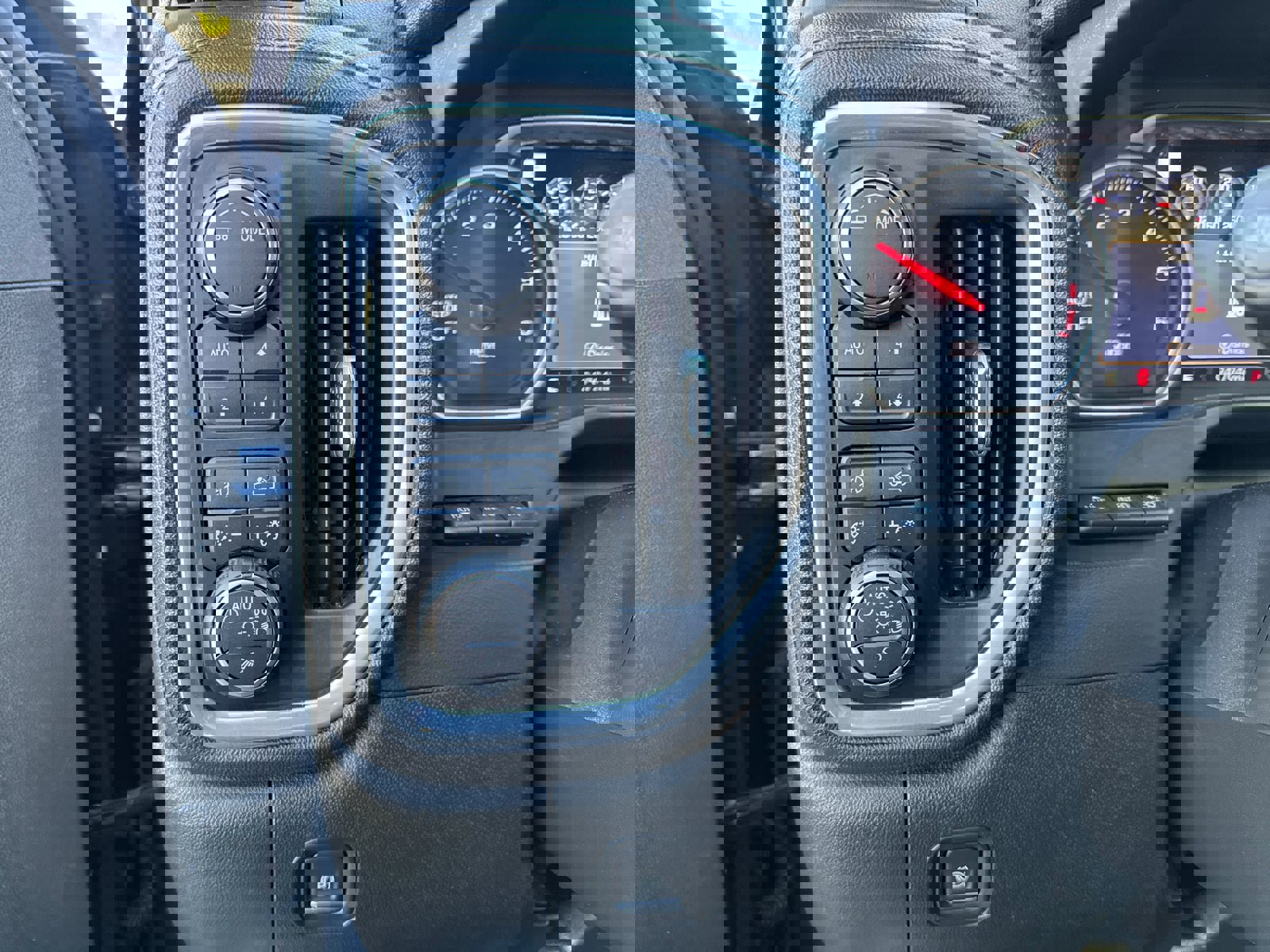 Certified 2021 Chevrolet Silverado 1500 High Country w/ Technology Package image 27