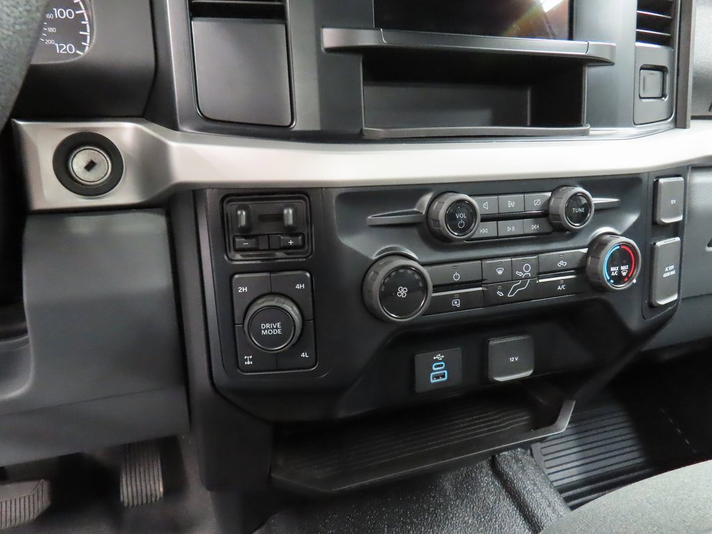 Used 2024 Ford F350 XLT image 53