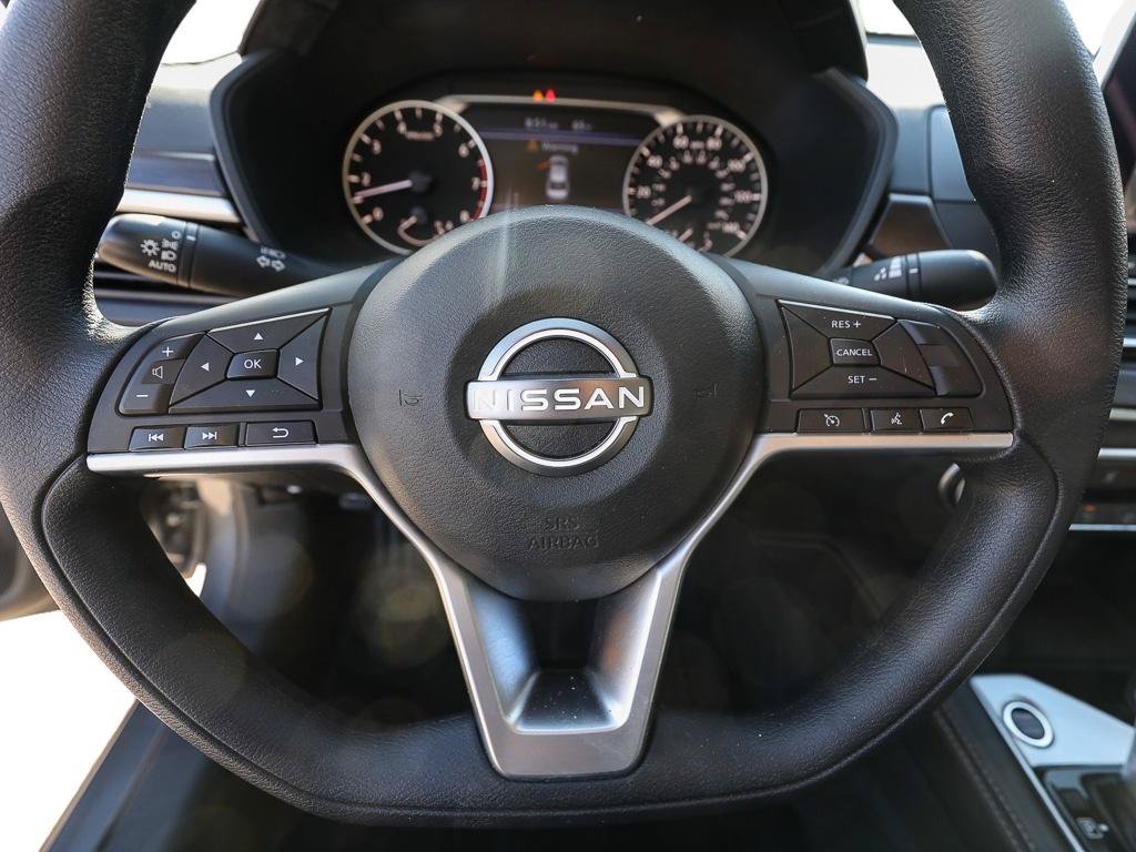 Used 2023 Nissan Altima 2.5 SV FWD image 16