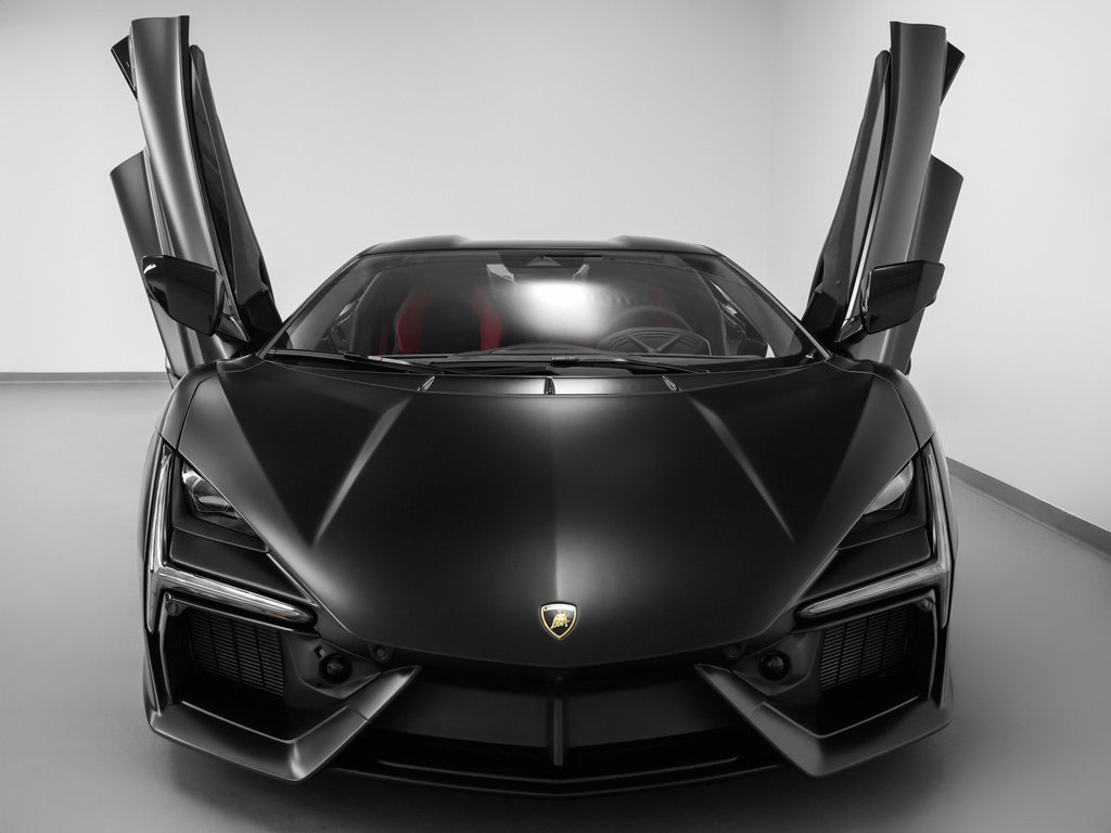 Used 2024 Lamborghini Revuelto image 13