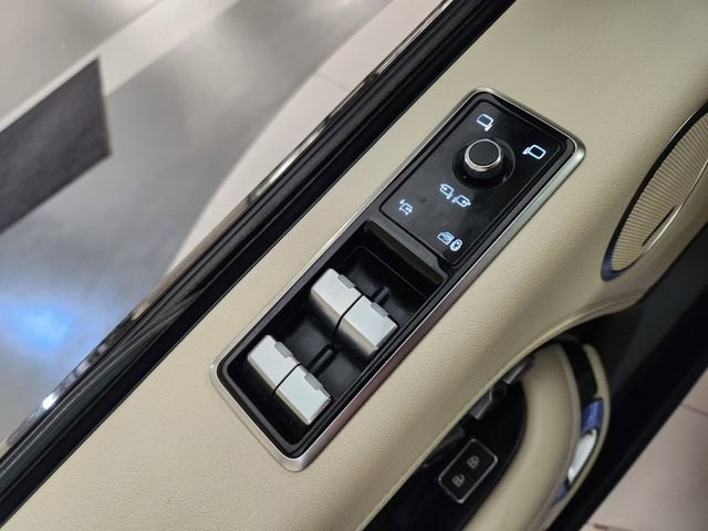 Used 2021 Land Rover Range Rover P525 Westminster Edition LWB image 23