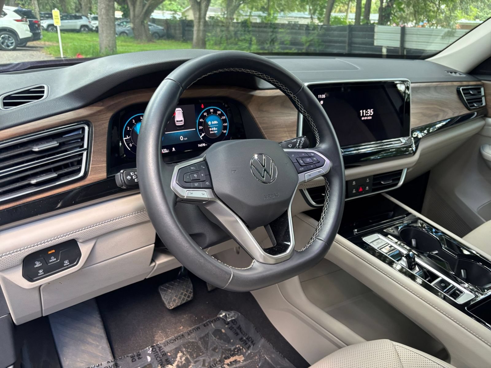 Used 2026 Volkswagen Atlas SE FWD image 37