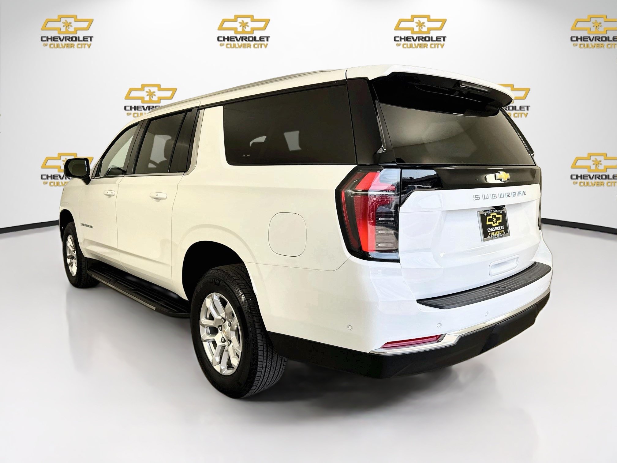 Used 2026 Chevrolet Suburban LS AWD/4WD image 6