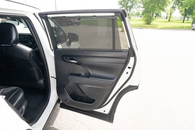 Used 2021 Toyota Highlander XSE FWD image 15