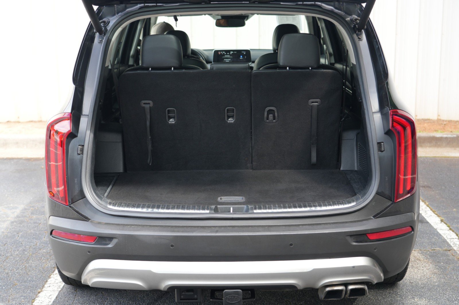 Used 2020 Kia Telluride SX w/ Towing Package FWD image 9