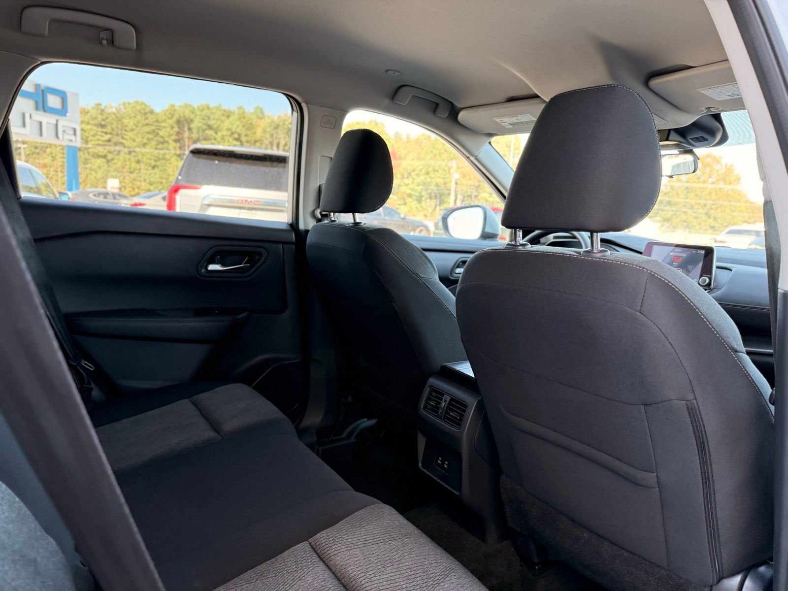 Used 2024 Nissan Rogue SV image 16