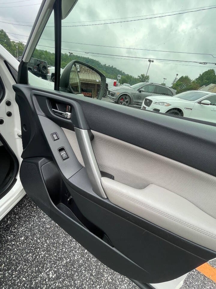 Used 2017 Subaru Forester 2.5i Limited w/ Popular Package #1 AWD/4WD image 18