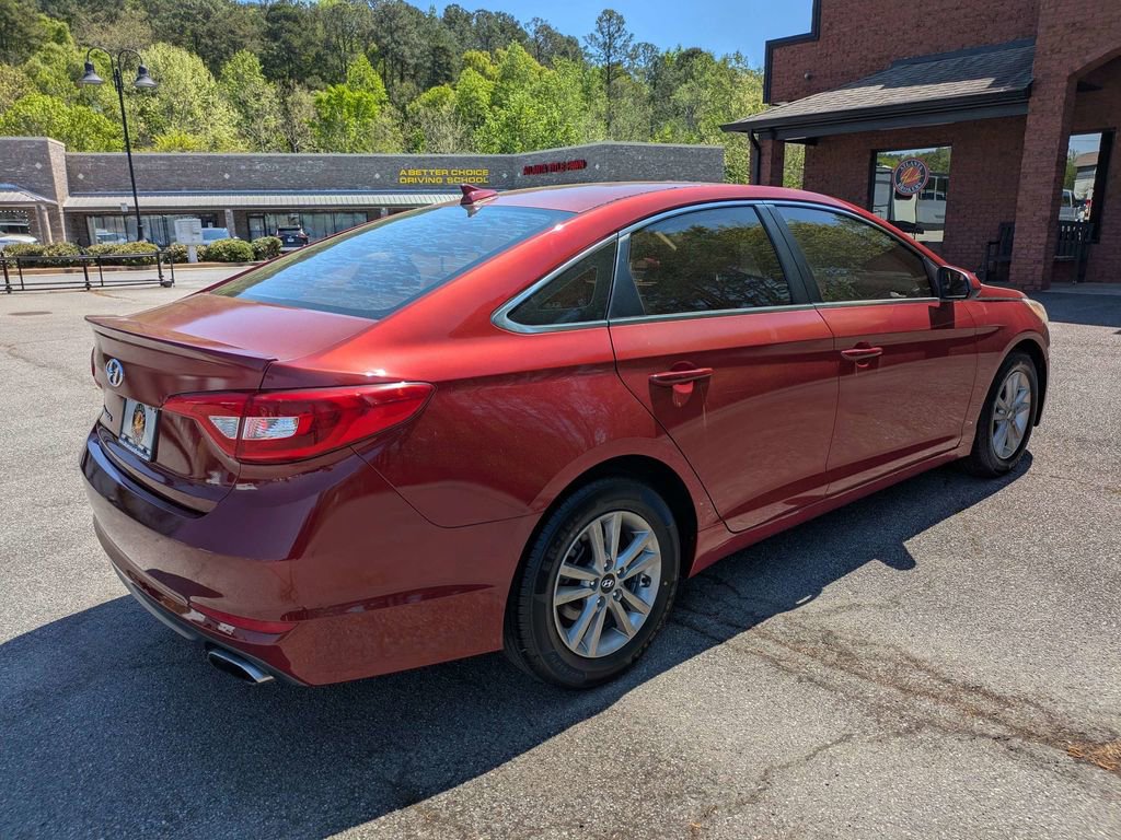 Used 2015 Hyundai Sonata SE w/ Cargo Package image 4