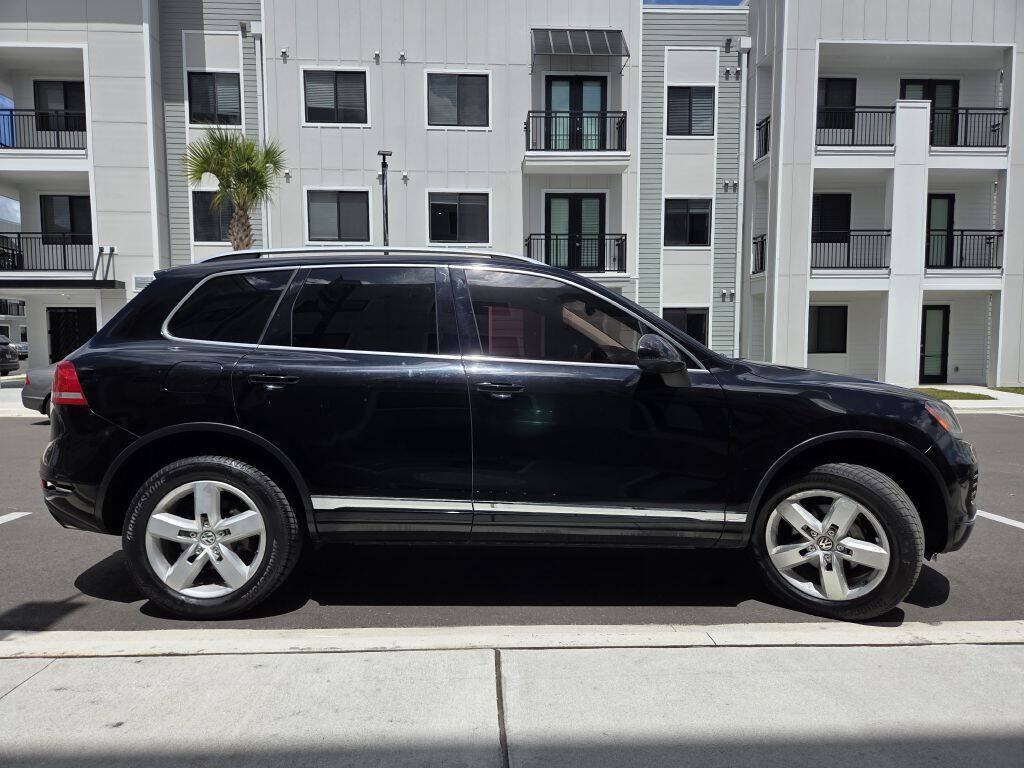 Used 2011 Volkswagen Touareg VR6 AWD/4WD image 5