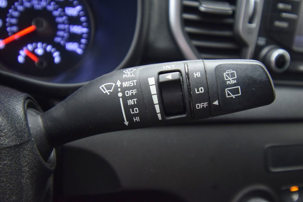 Used 2018 Kia Sportage LX image 32