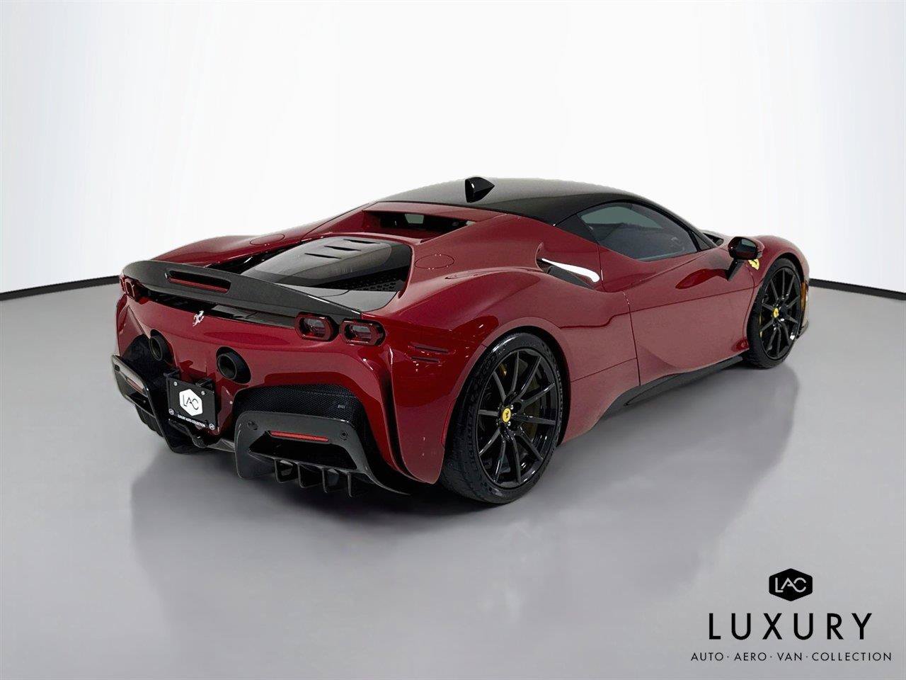 Used 2022 Ferrari SF90 Stradale AWD/4WD image 5