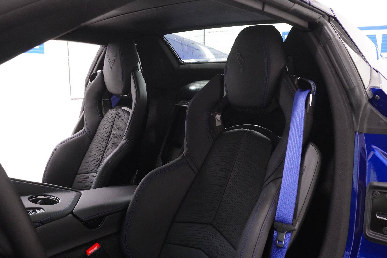 New 2027 Chevrolet Corvette Stingray Convertible RWD image 6