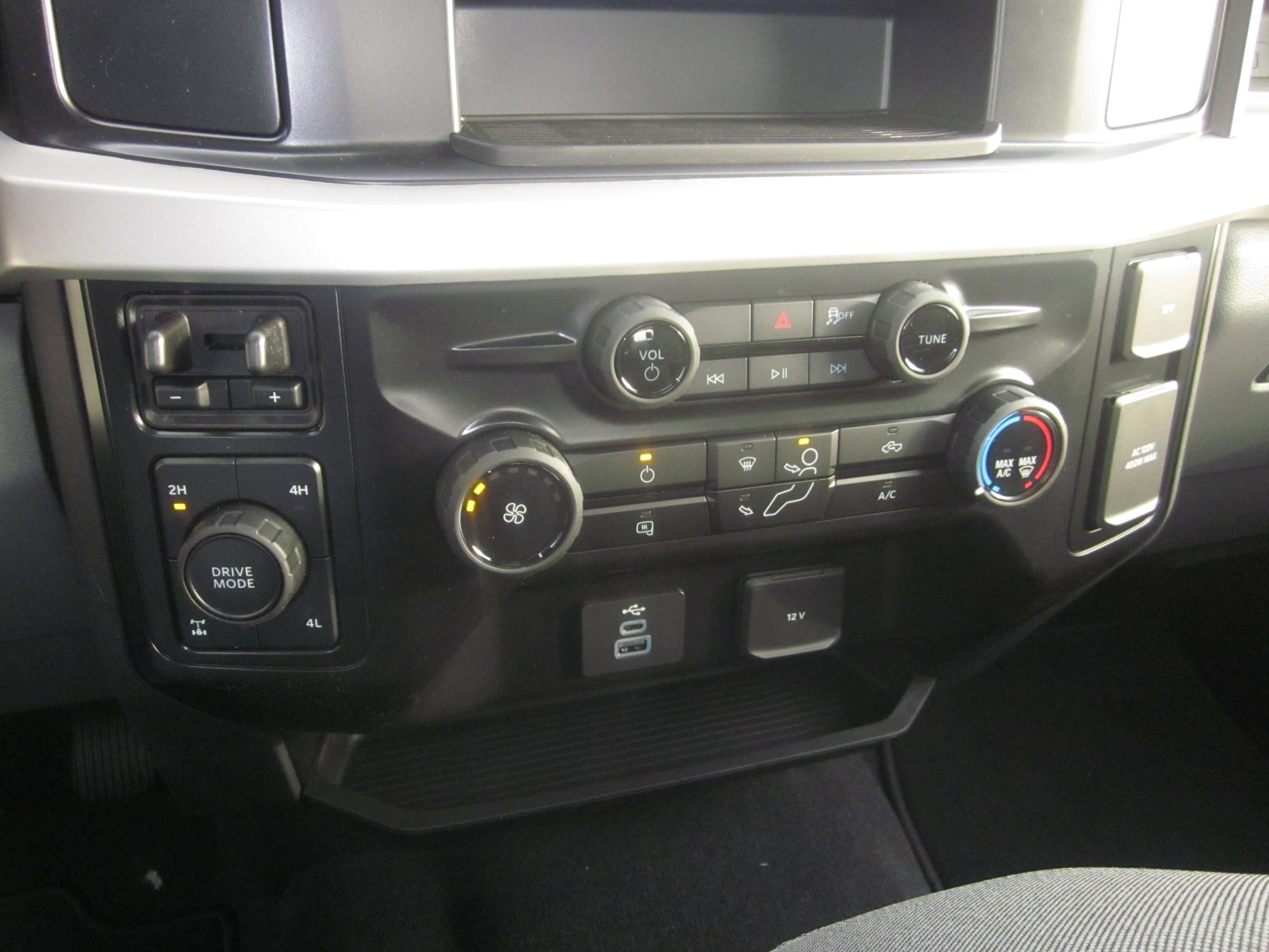 New 2026 Ford F250 XL w/ STX Appearance Package image 16