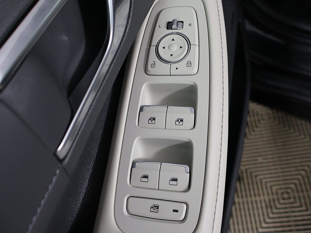 Certified 2023 Hyundai Sonata Limited w/ Cargo Package FWD image 39