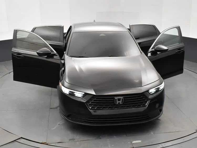 Used 2025 Honda Accord LX image 10