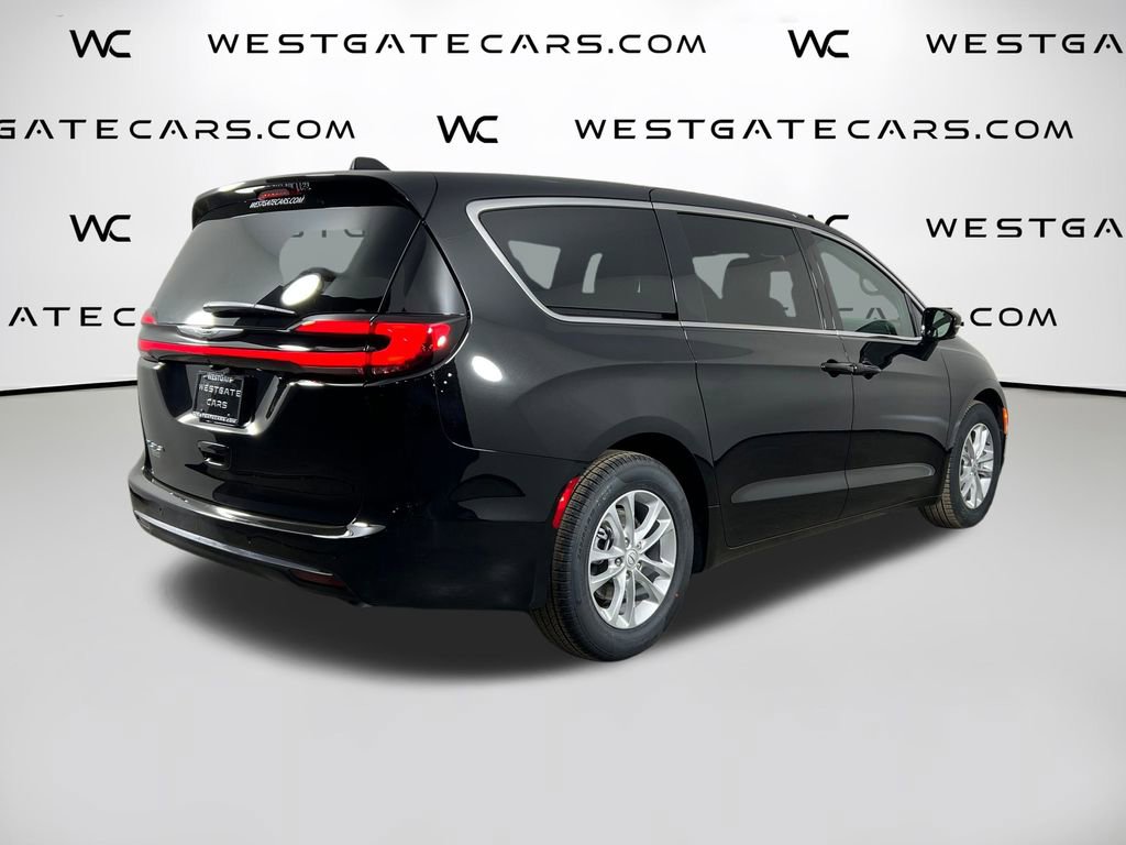 New 2026 Chrysler Pacifica Select image 45