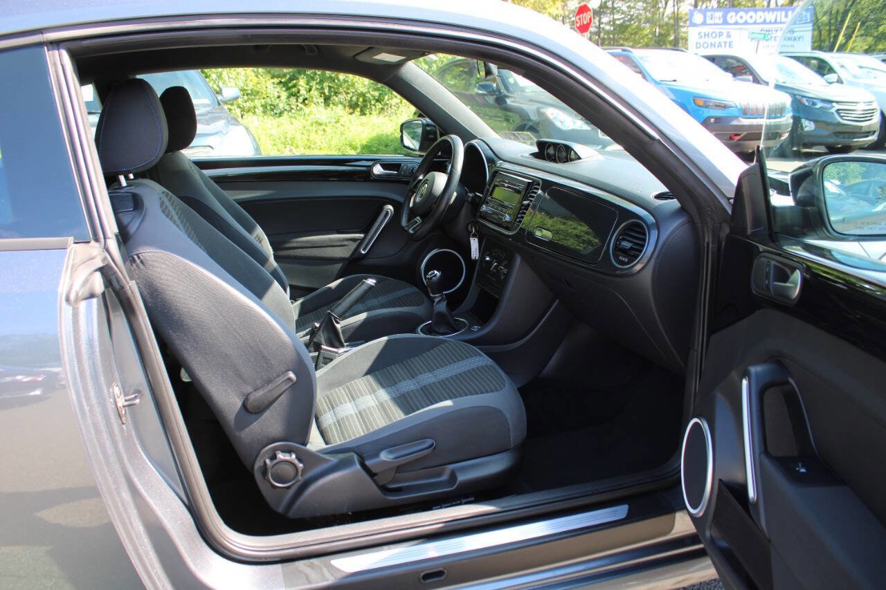 Used 2012 Volkswagen Beetle 2.0T image 25