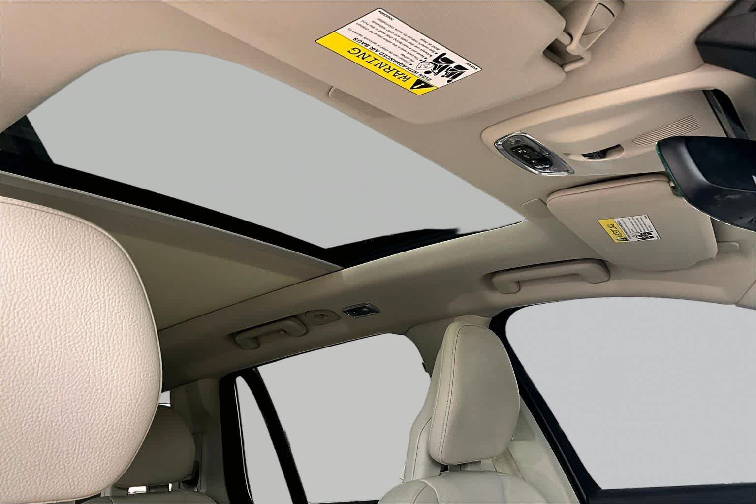 Used 2021 Volvo XC90 T5 Momentum w/ Protection Package Premier FWD image 14