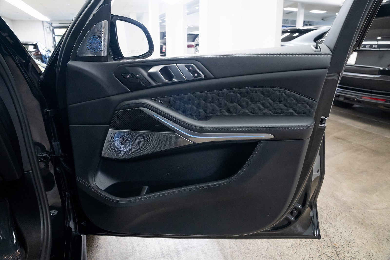 Used 2025 BMW X5 M Competition image 25