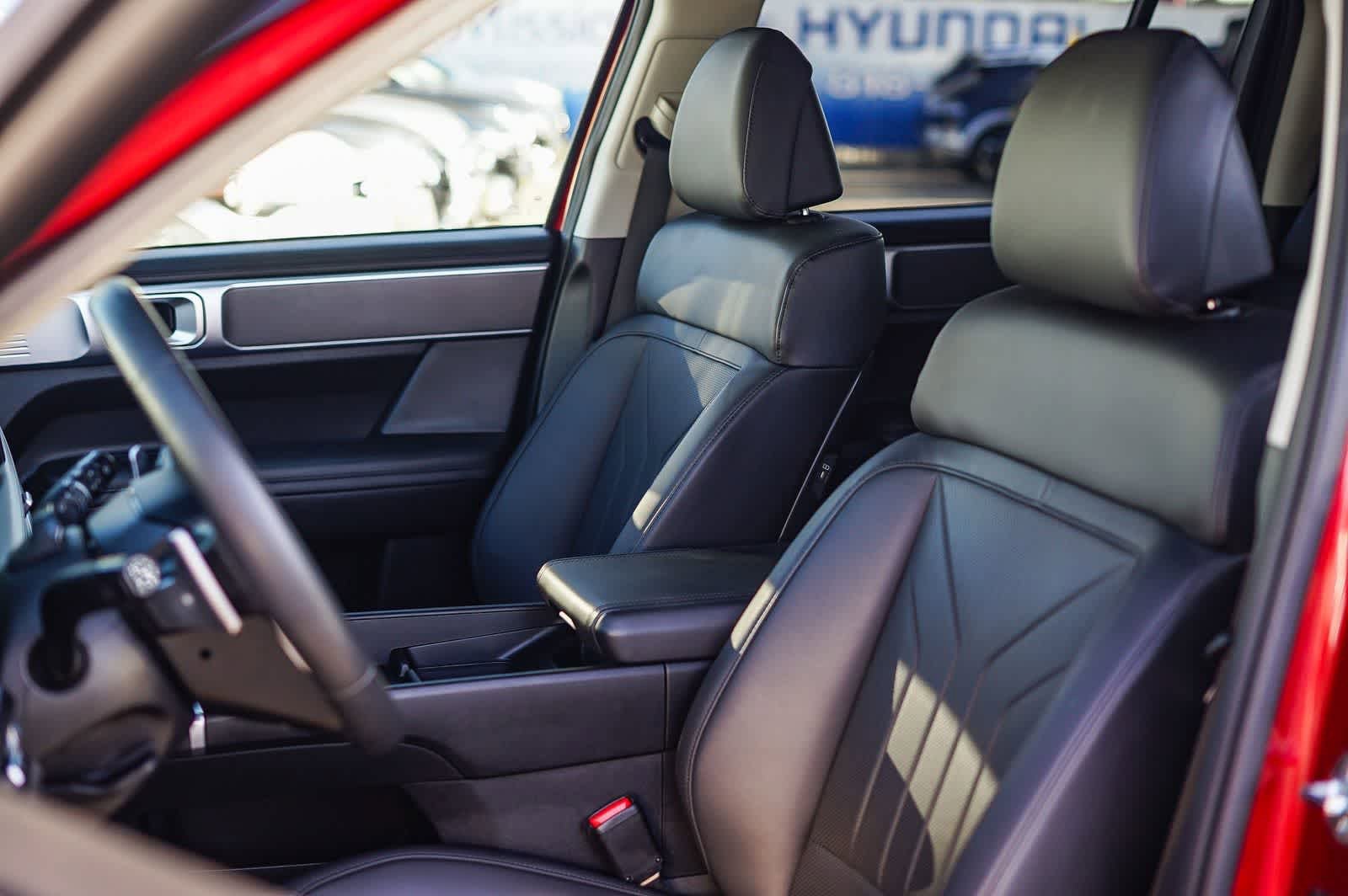 Certified 2025 Hyundai Santa Fe SEL image 17