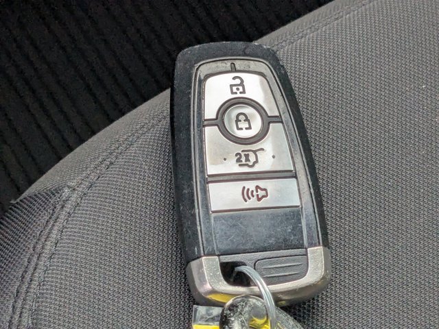 Used 2020 Ford Explorer XLT image 29