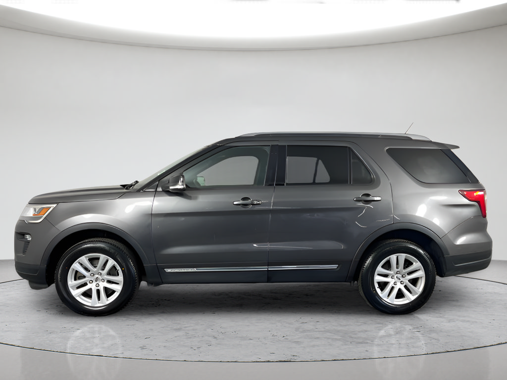 Used 2018 Ford Explorer XLT w/ Equipment Group 202A AWD/4WD image 8